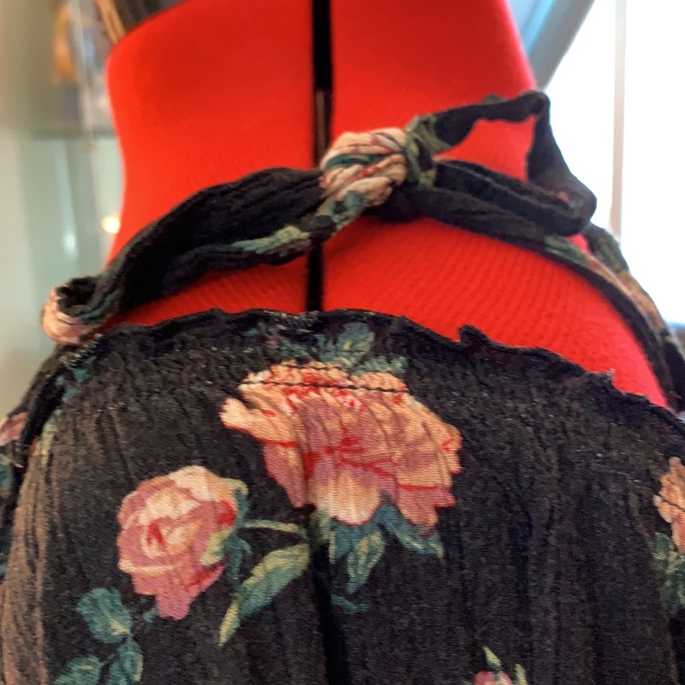 American Eagle Outfitters Floral Top-Black - Picture 5 of 12